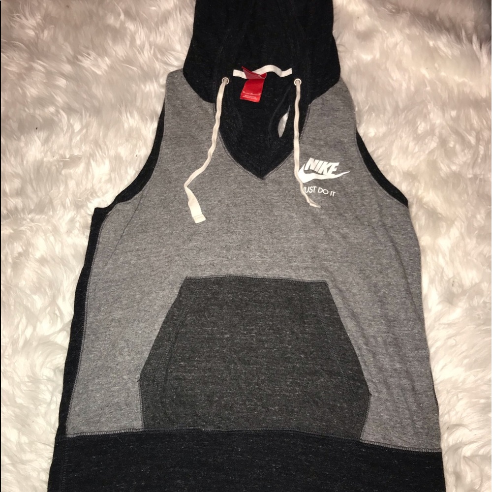 Sleeveless Nike hoodie tank